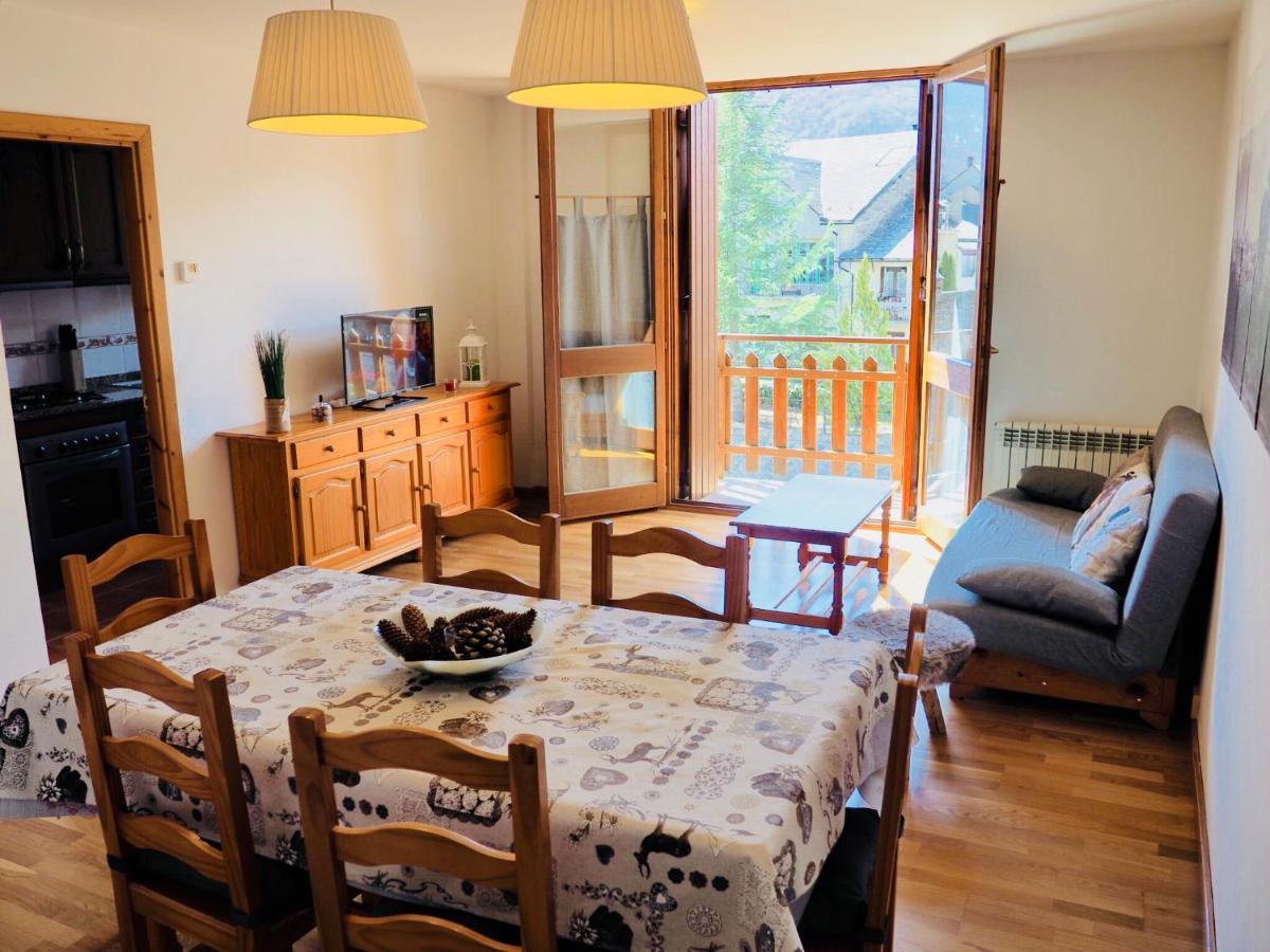Vora Riu Apartman Esterri d'Àneu Kültér fotó