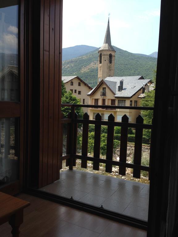 Vora Riu Apartman Esterri d'Àneu Kültér fotó